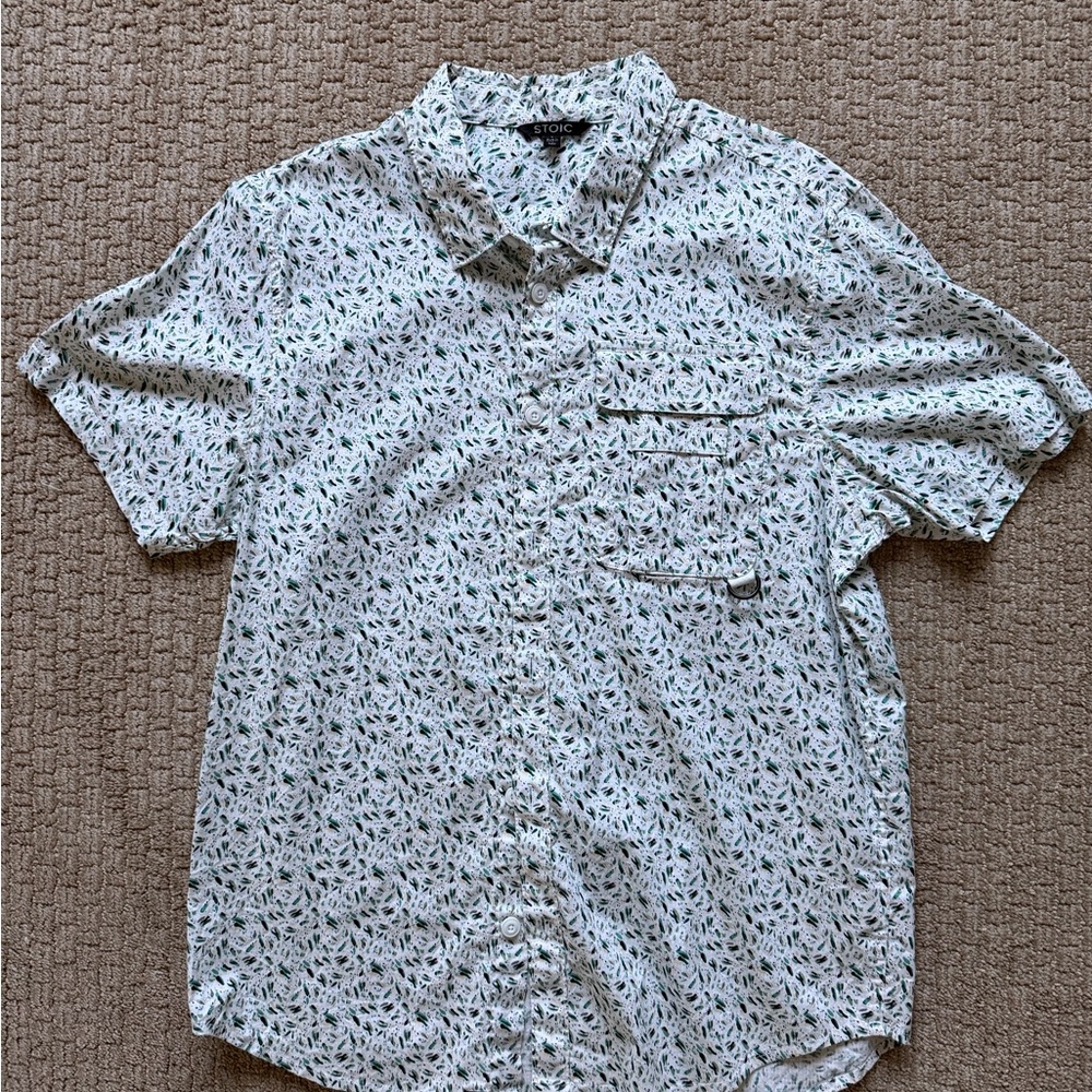 Men’s White and Green Patterned Shirt
